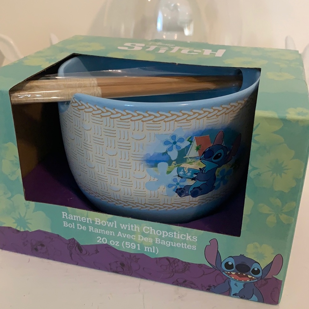 Disney Stitch Ramen Bowl 20 oz (591 ml) With Chopsticks. Brand New.